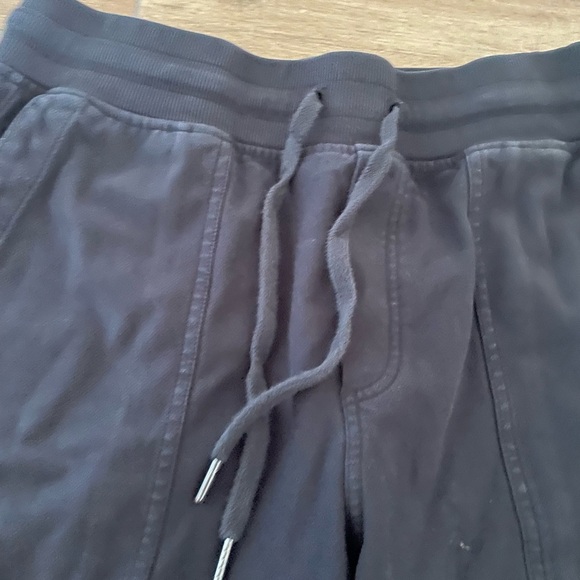 ATHLETA Farallon Weekender Pant in Black Women's Medium - Picture 6 of 12